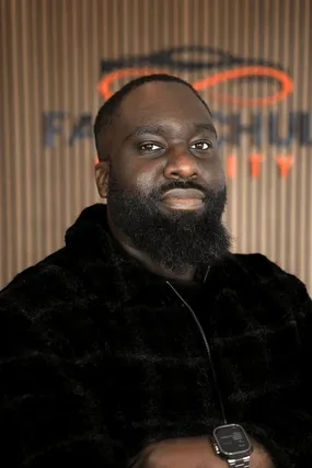 Emmanuel, Fahrlehrer