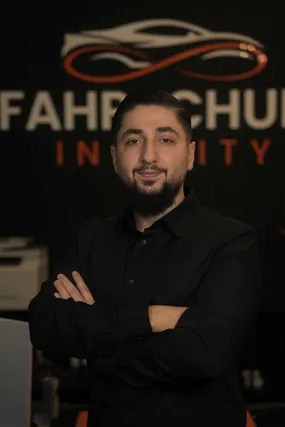 Erdem, Fahrlehrer